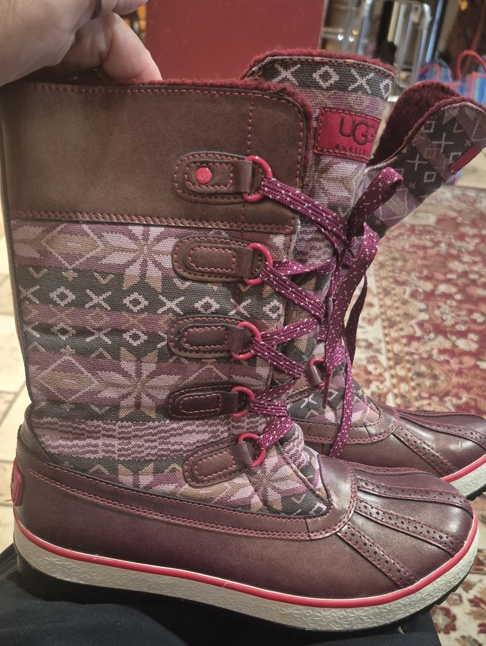 UGG Women's Burgundy Patterned Lace-Up Winter Boots F 27012G